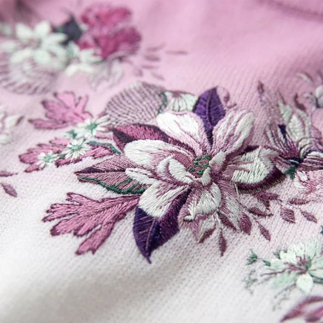 Aurora | Elegante Suéter Floral de Cuello Alto