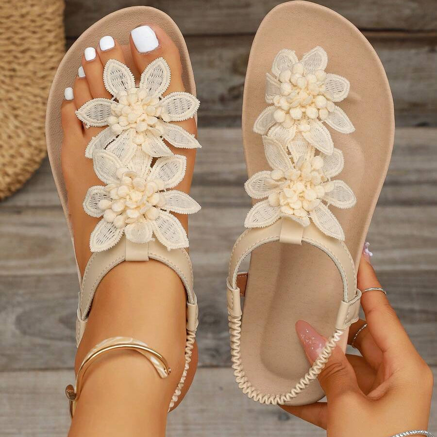 Fiorella | Sandalia elegante con flores y perlas