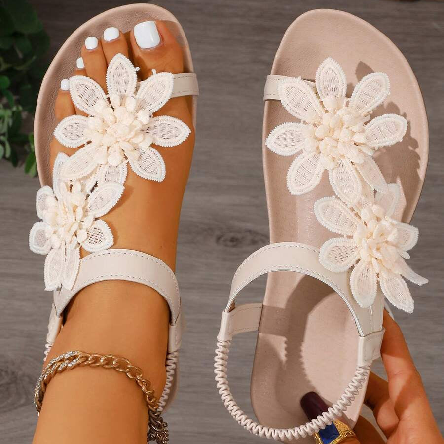Fiorella | Sandalia elegante con flores y perlas
