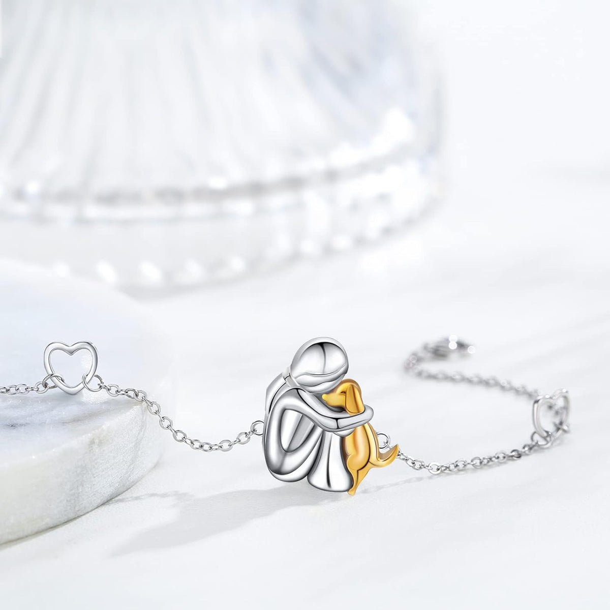 El Abrazo Eterno – Elegante Pulsera Ajustable