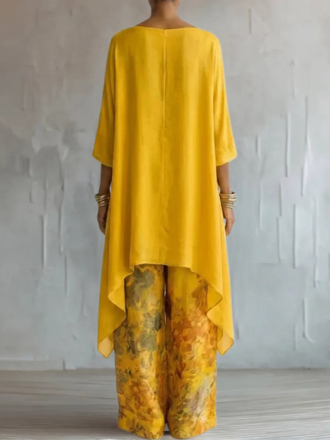 Ginevra | Elegante conjunto floral asimétrico