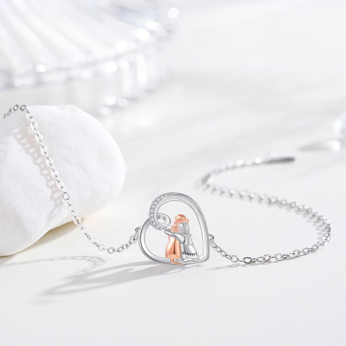 El Abrazo Eterno – Elegante Pulsera Ajustable