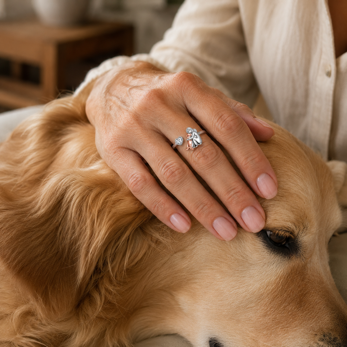 El Abrazo Eterno – Anillo Ajustable Personalizado con Grabado