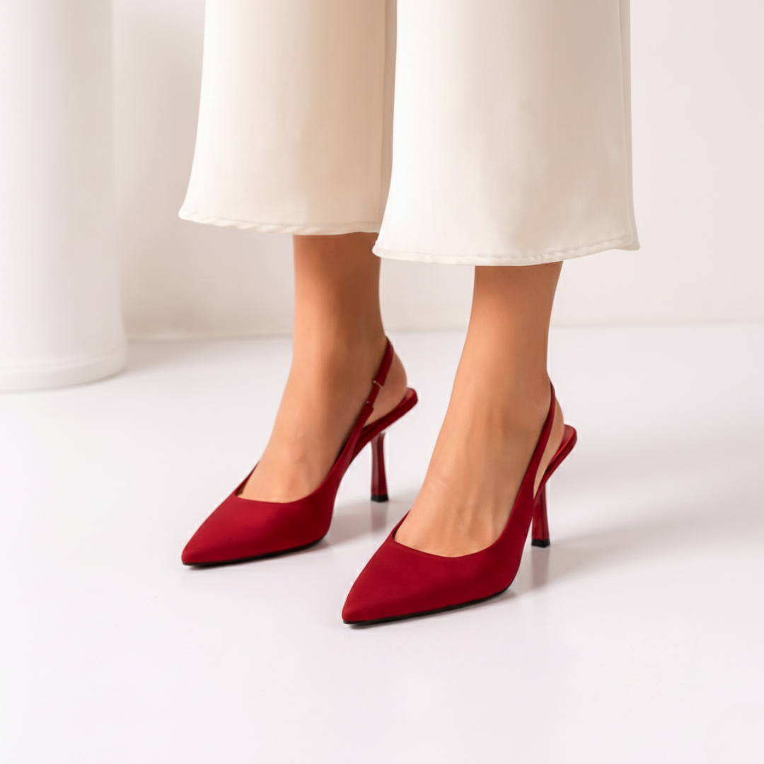 Iara | Escote elegante de líneas depuradas