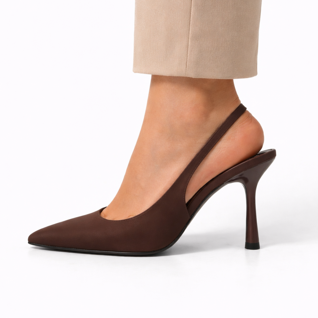 Iara | Escote elegante de líneas depuradas