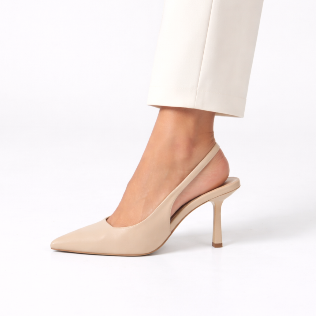 Iara | Escote elegante de líneas depuradas