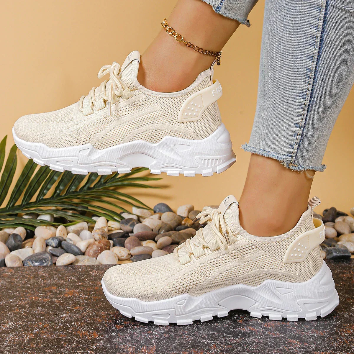 Altura | Zapatillas blancas con plataforma de moda