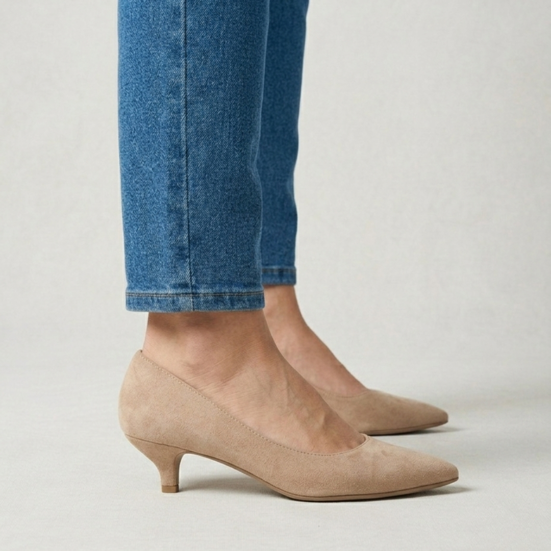 Victorie | Zapatos de salón de ante con elegante tacón kitten