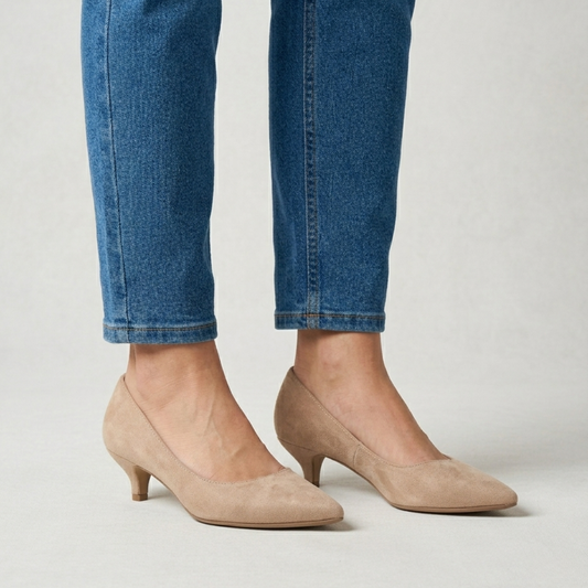 Victorie | Zapatos de salón de ante con elegante tacón kitten