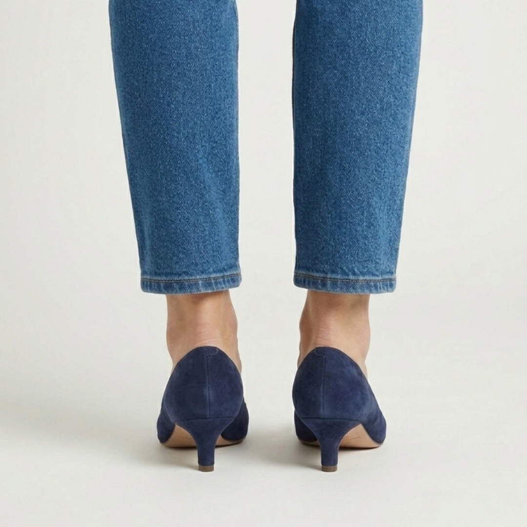 Victorie | Zapatos de salón de ante con elegante tacón kitten