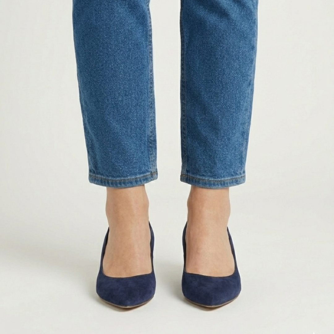 Victorie | Zapatos de salón de ante con elegante tacón kitten
