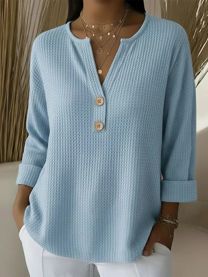 Lucia | Camiseta Henley texturizada con elegantes botones